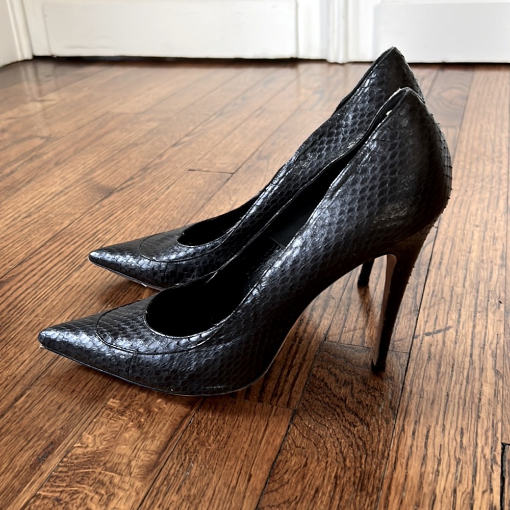 Manolo Blahnik Black Snake Skin Stilettos Size 42